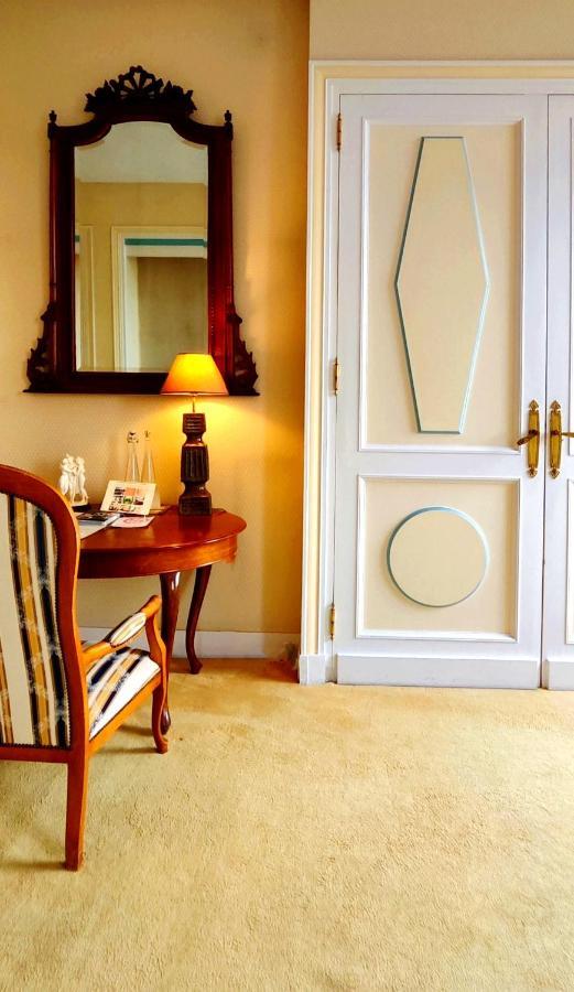 Logis Hotels Domaine Du Chatelard Dirac Екстер'єр фото