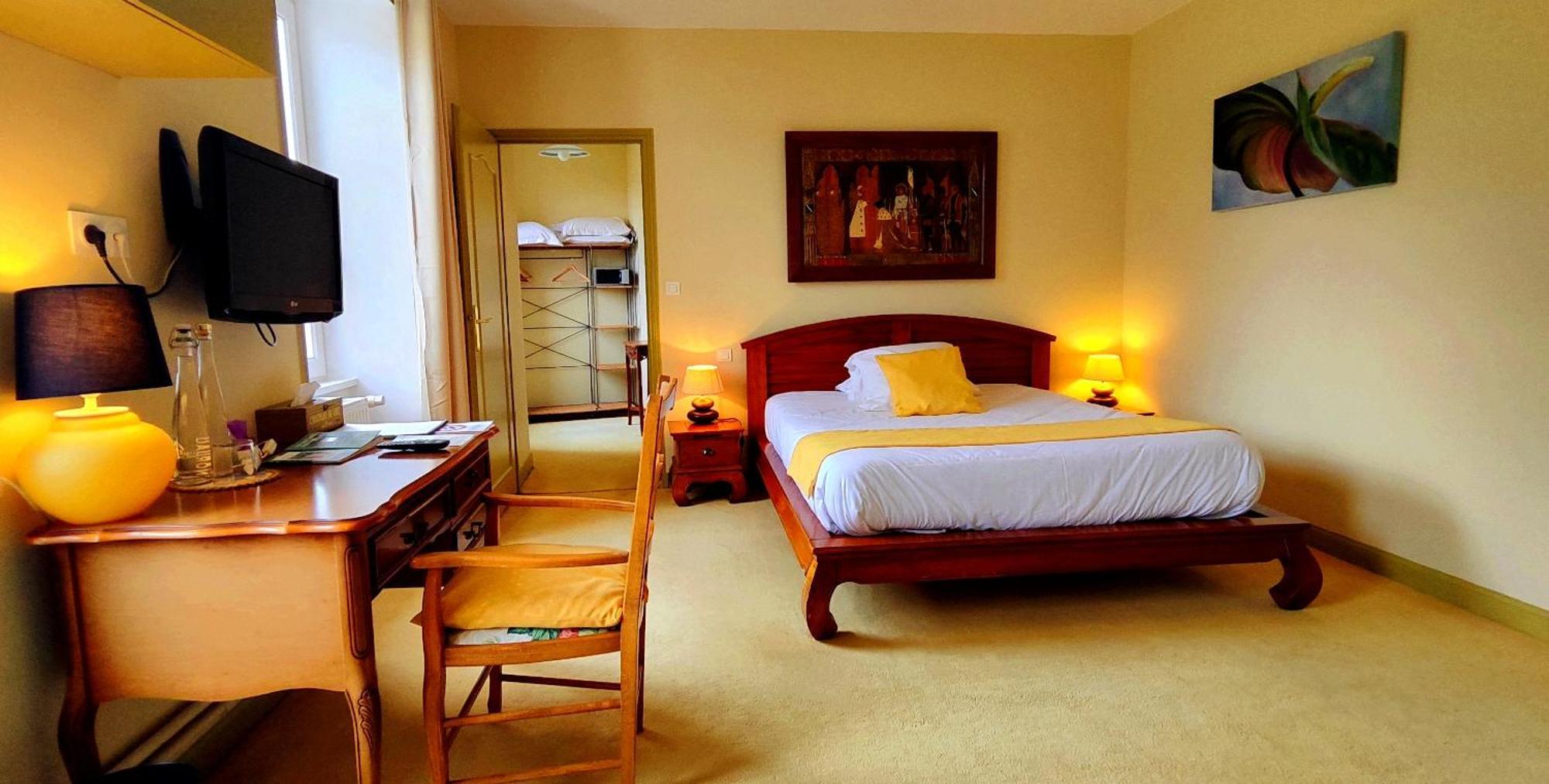 Logis Hotels Domaine Du Chatelard Dirac Екстер'єр фото