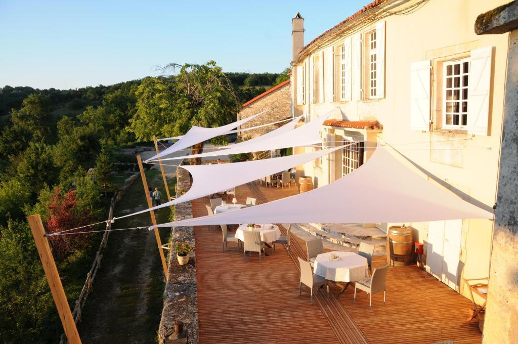 Logis Hotels Domaine Du Chatelard Dirac Екстер'єр фото
