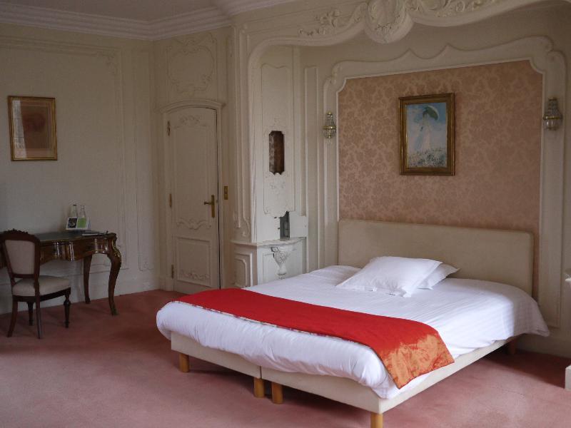 Logis Hotels Domaine Du Chatelard Dirac Екстер'єр фото